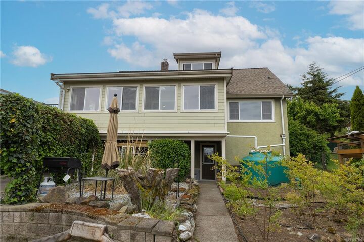 Property Photo: 27 View St BC V2M 3S5