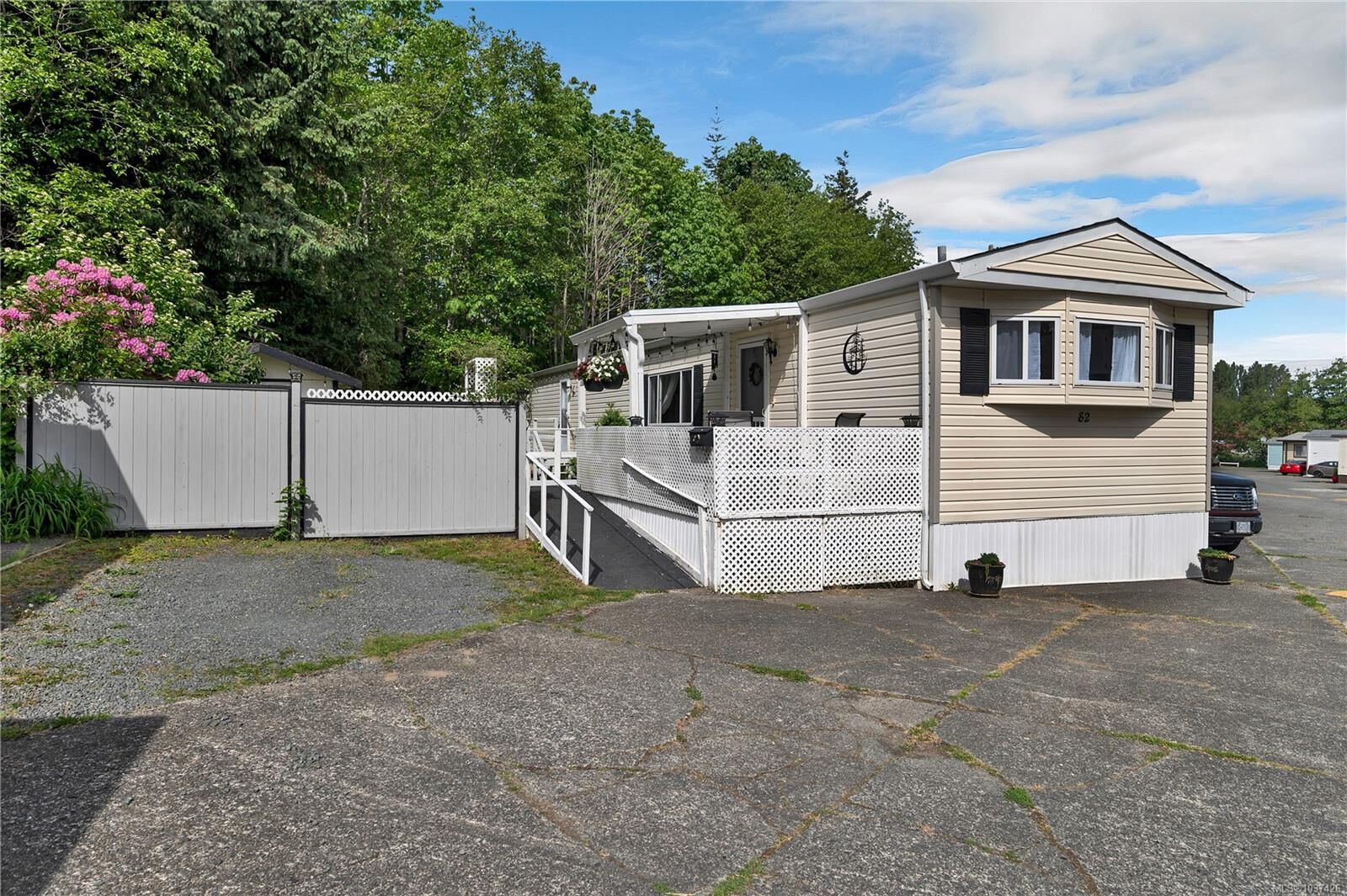 Property Photo:  951 Homewood Rd 82  BC V9W 3N7 