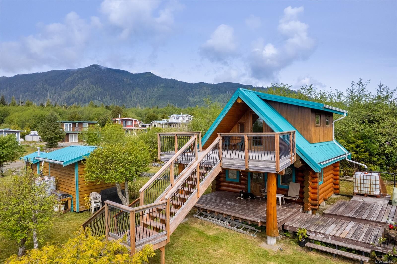 Property Photo: 1082 Sixth Ave BC V0R 3A0