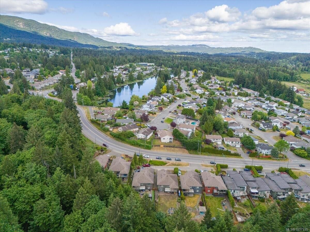 Property Photo: 220 Westwood Rd BC V9R 6S3