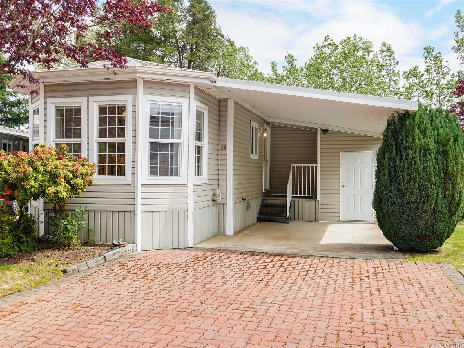 Property Photo:  7401 Central Saanich Rd 20  BC V8M 2B5 