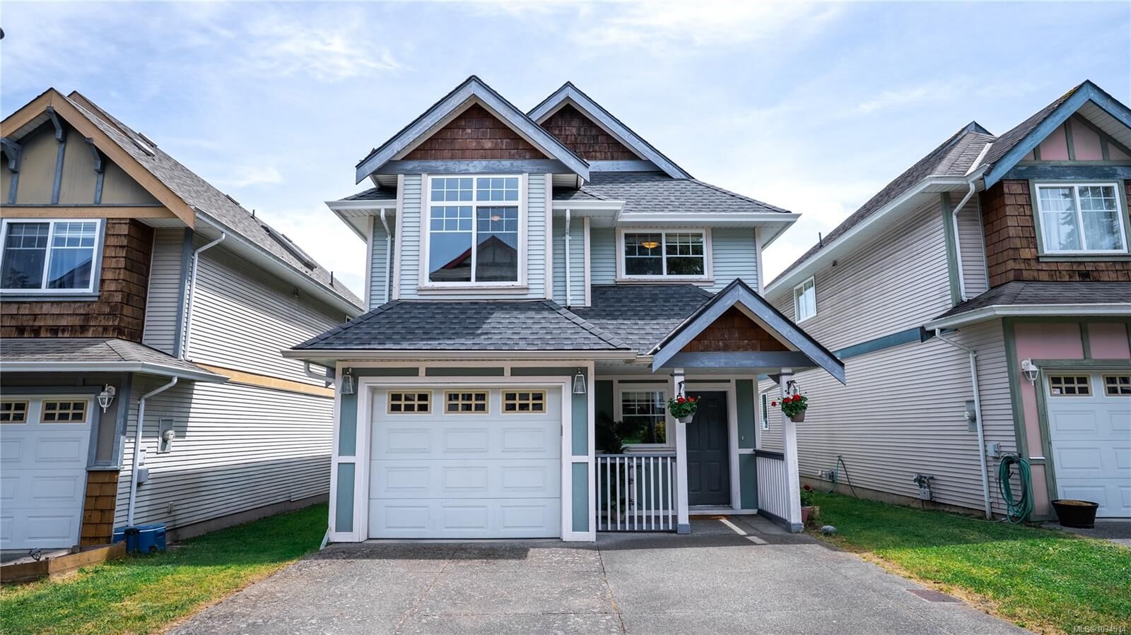 Property Photo:  921 Colville Rd 5  BC V9A 4P4 