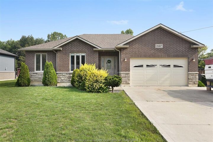 21107 McLean Road — photo 1
