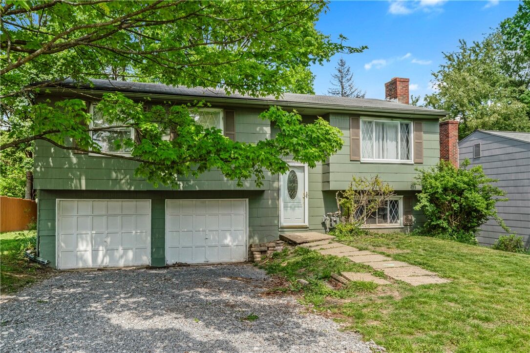 Property Photo:  1148 Marble Dr  PA 15046 