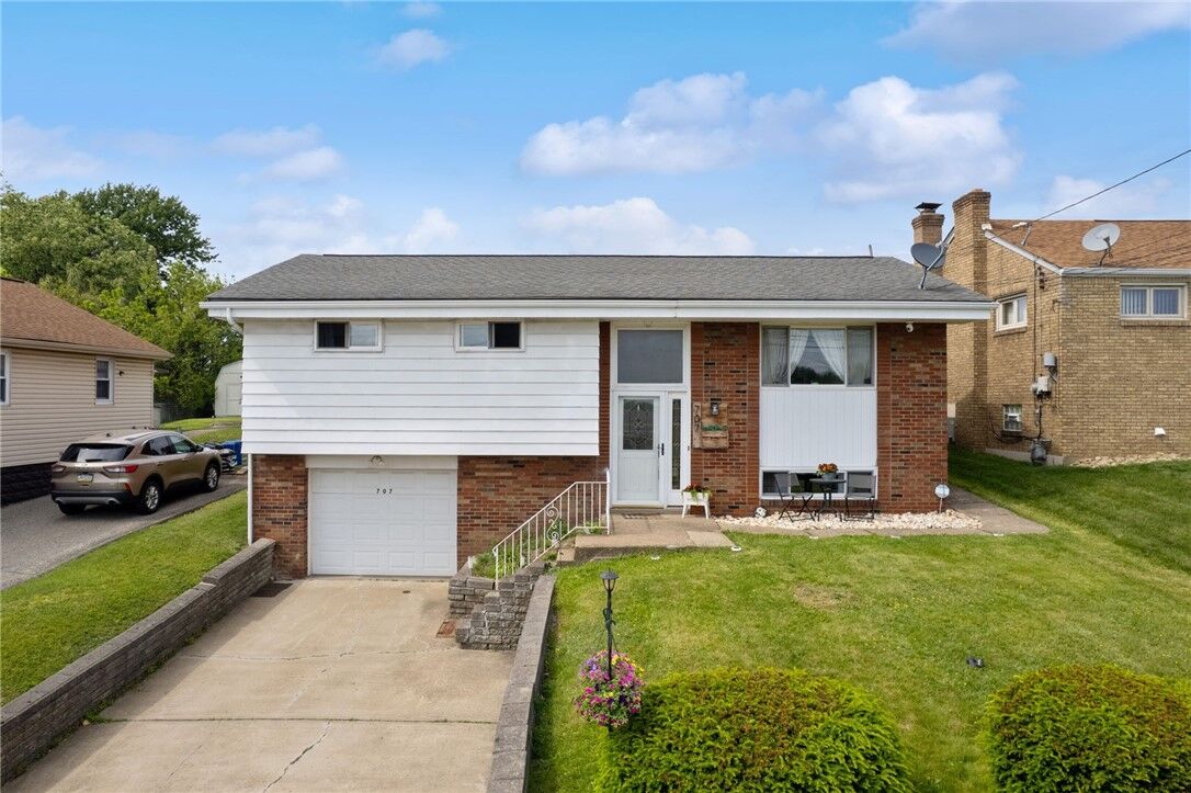 Property Photo:  707 Glencairn St  PA 15122 