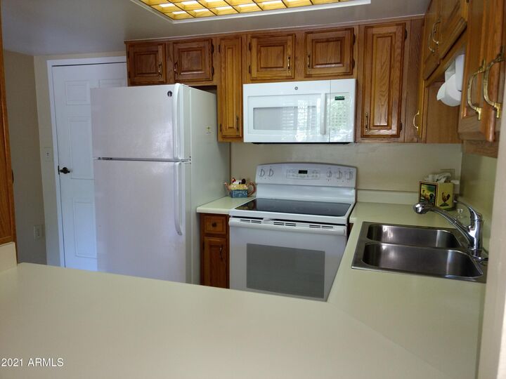 Property Photo: 10330 W Thunderbird Boulevard C219 AZ 85351
