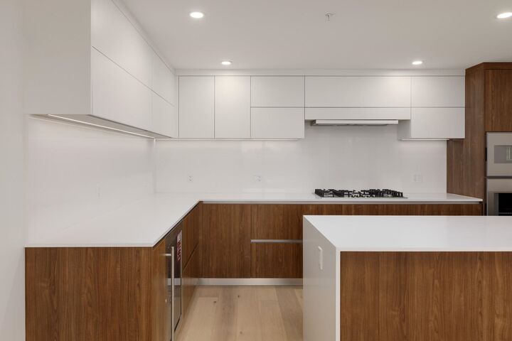 Property Photo:  2105 W 46th Avenue 303  BC V6M 2L1 