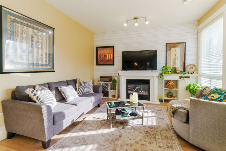 Property Photo: 11125 234A Street BC V2W 0B7