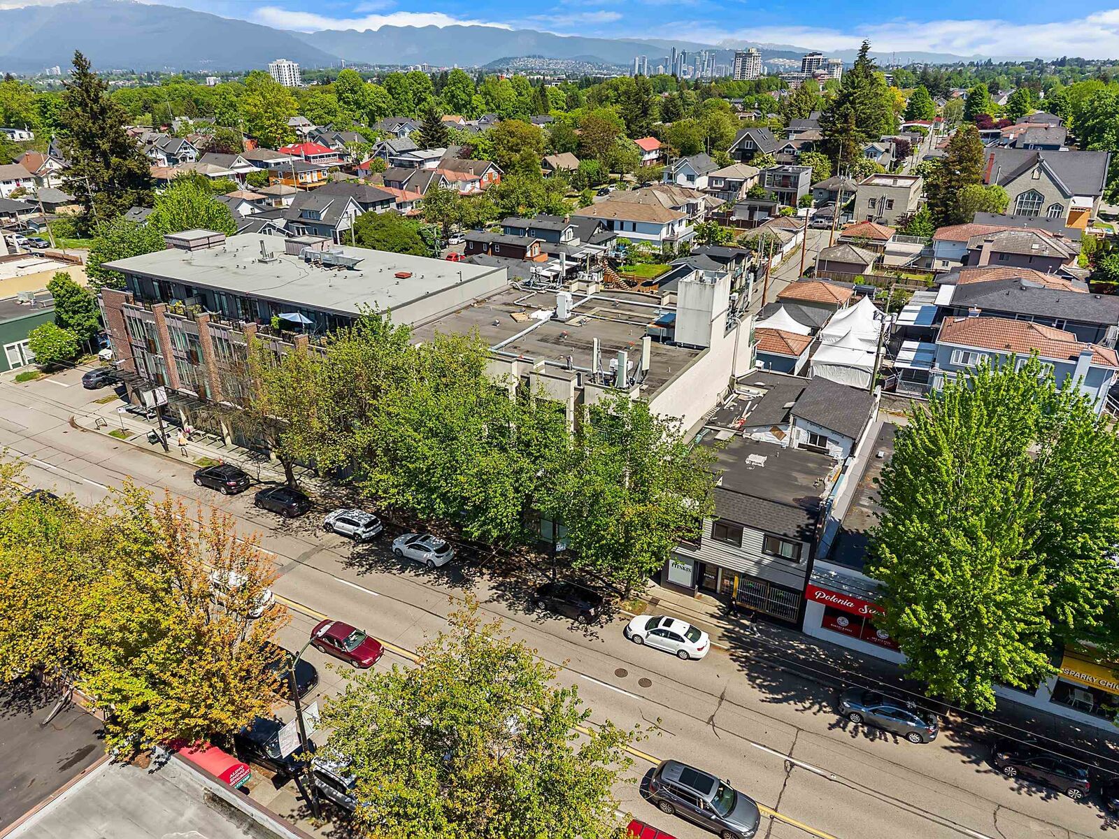Property Photo:  4372 Fraser Street 301  BC V5V 4G3 