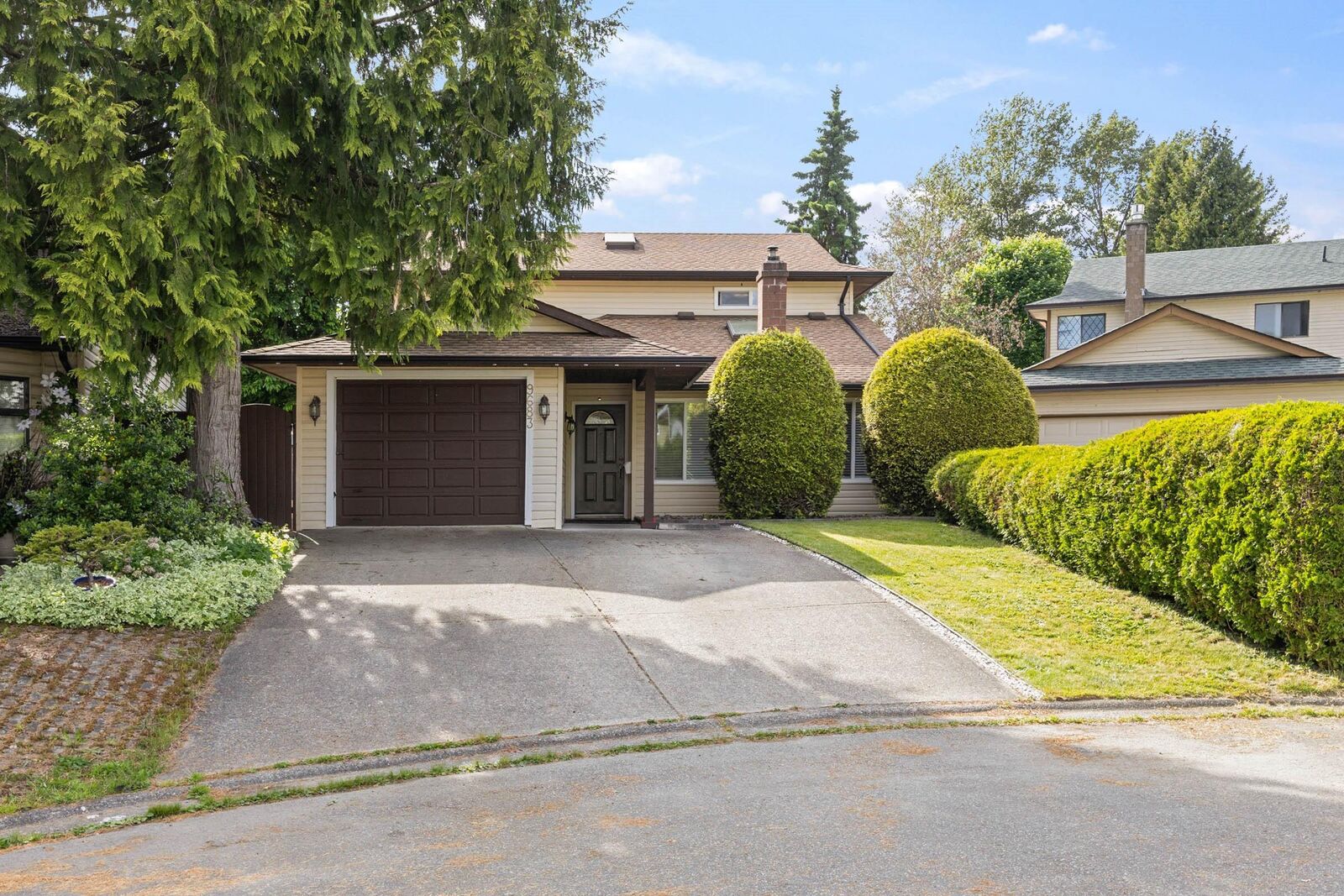Property Photo: 9683 155B Street BC V3R 7N9