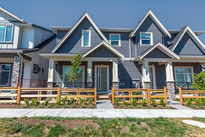 7424 196 Street — photo 1