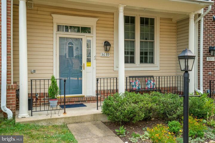 Property Photo: 3639 Ransom Place VA 22306