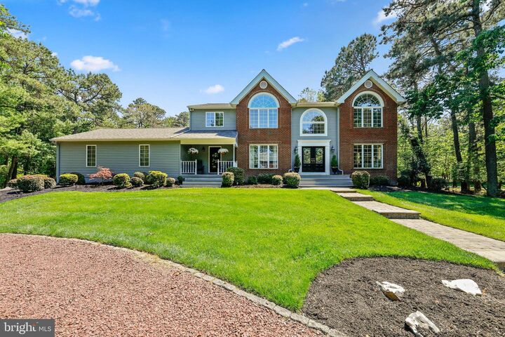 Property Photo:  2 Aldworth Court  NJ 08055 