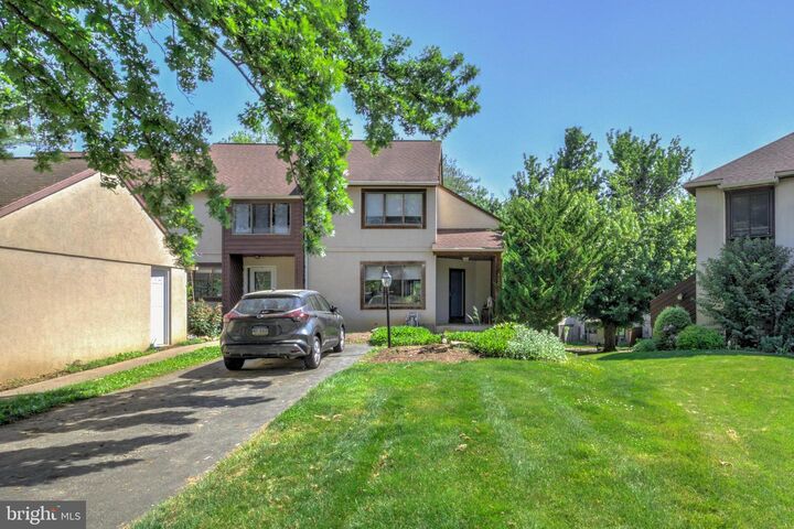 Property Photo: 450 Stonegate Court PA 17551