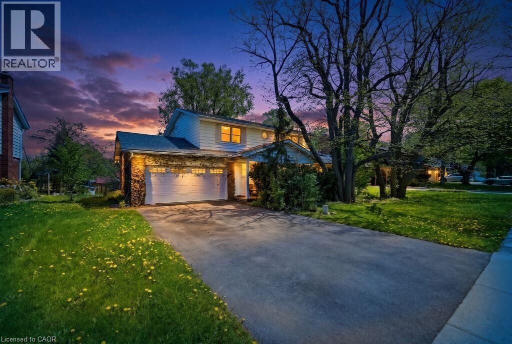 Property Photo: 46 Birchcliff Avenue ON N2M 4V6