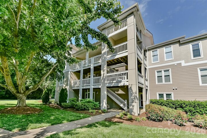 Property Photo: 18557 Vineyard Point Lane 47 NC 28031