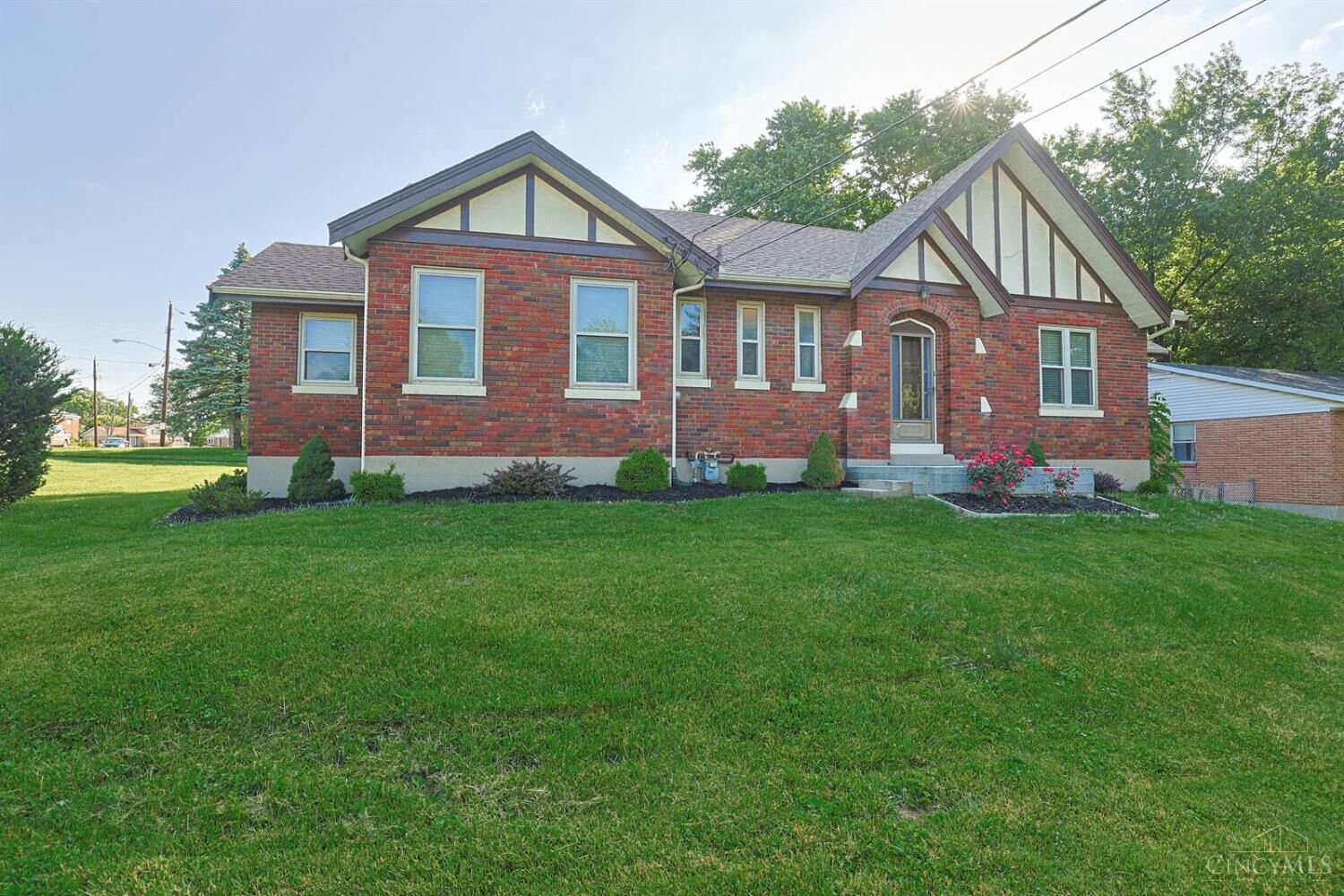 Property Photo:  3247 Autumn Lane  OH 45239 
