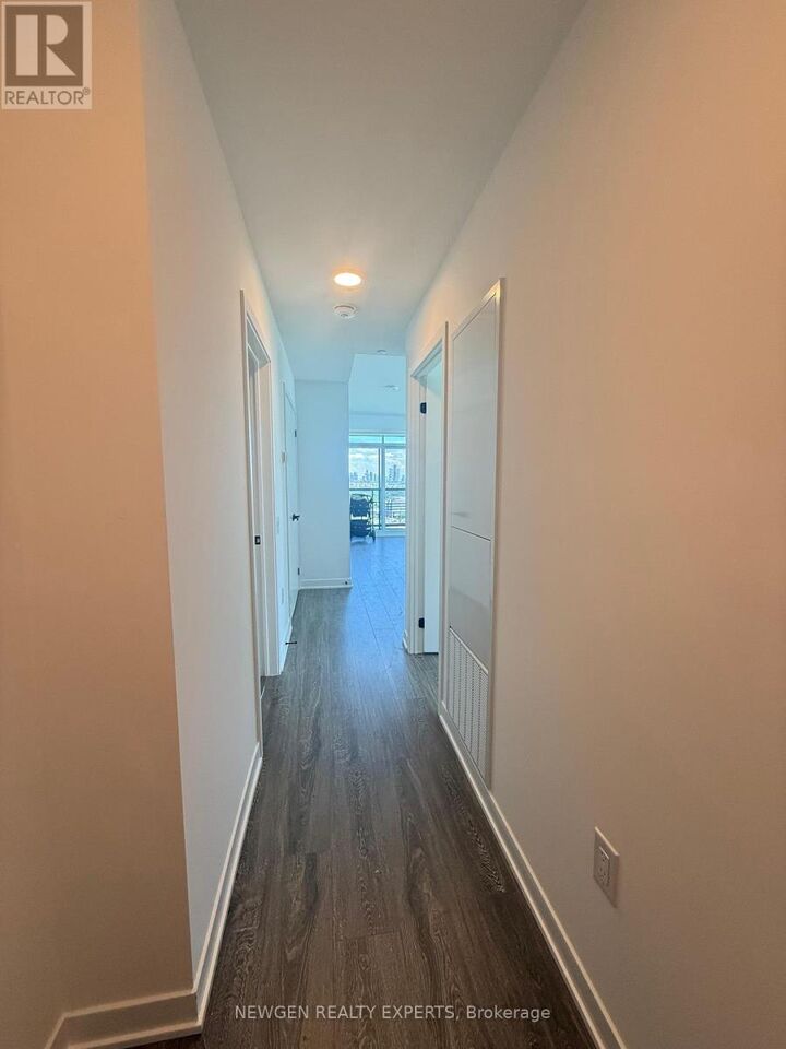 Property Photo:  2495 Eglinton Avenue West 1203  ON L5M 2T2 