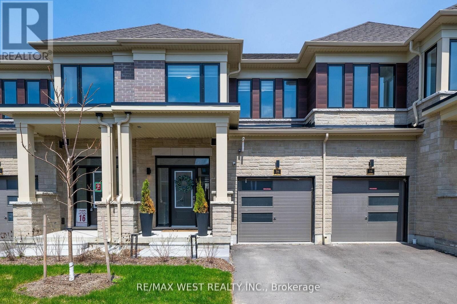 Property Photo: 16 Hickey Lane ON K9V 0T2