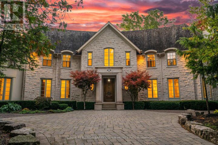 Property Photo:  36 Old Yonge Street  ON M2P 1P7 