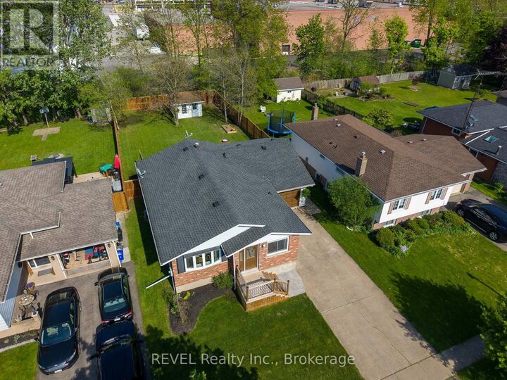 Property Photo: 92 Royal Oak Drive ON L3C 5V9