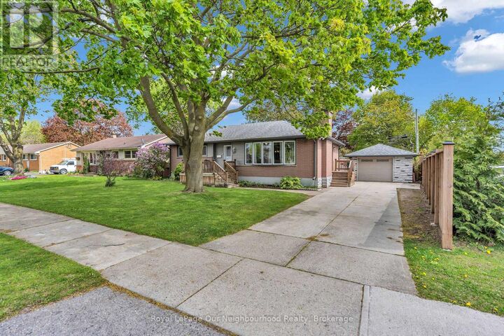 Property Photo:  171 Tweedsmuir Avenue  ON N5W 1K9 