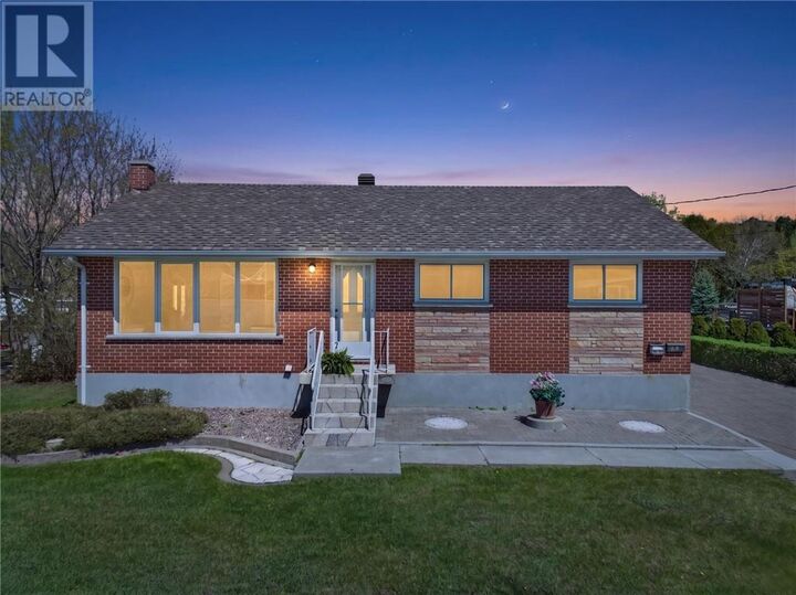 Property Photo: 762 Robinson Drive ON P3E 2J3