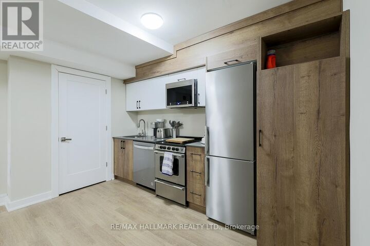 Property Photo:  628 Danforth Avenue 303  ON M4K 1R3 