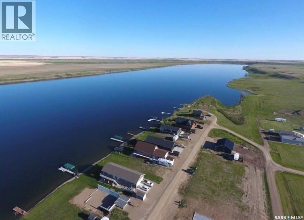 Property Photo:  1420-1520 Lakeview Drive  SK S0N 2N0 