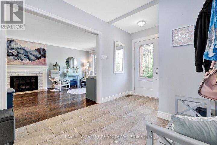 Property Photo:  2057 Alton Street  ON K1G 1X3 