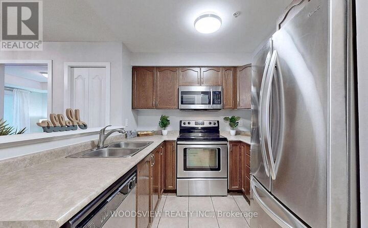 Property Photo:  6 Dayspring Circle 2308  ON L6P 4A7 