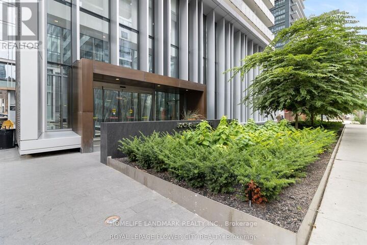 Property Photo:  50 Charles Street East 705  ON M4Y 0C3 