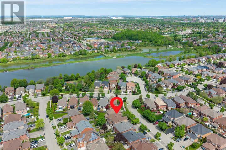 Property Photo:  6028 Clover Ridge Crescent  ON L5N 7B4 