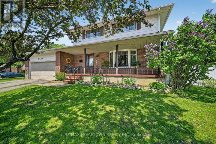 Property Photo:  512 Laurier Boulevard  ON K6V 6C5 