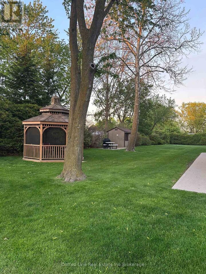 Property Photo:  91 Spruce Street West 208  ON N5H 1B4 