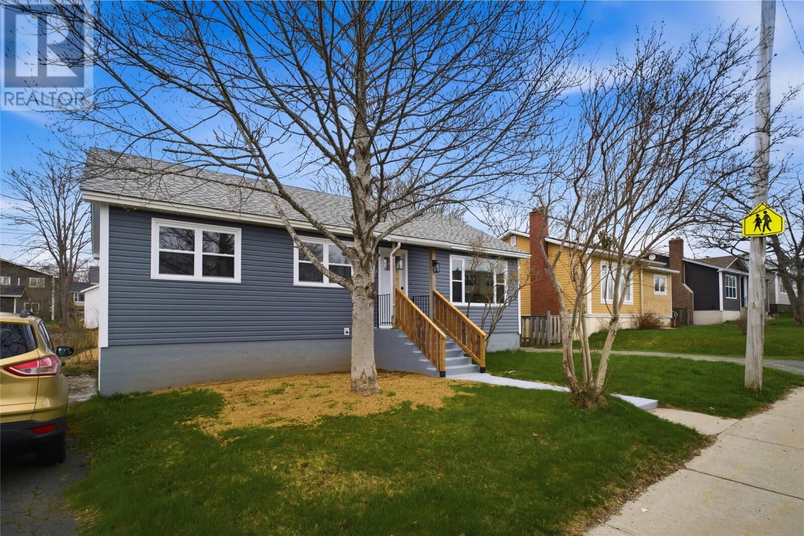 Property Photo: 51 Roosevelt Avenue NL A1N 1Z6
