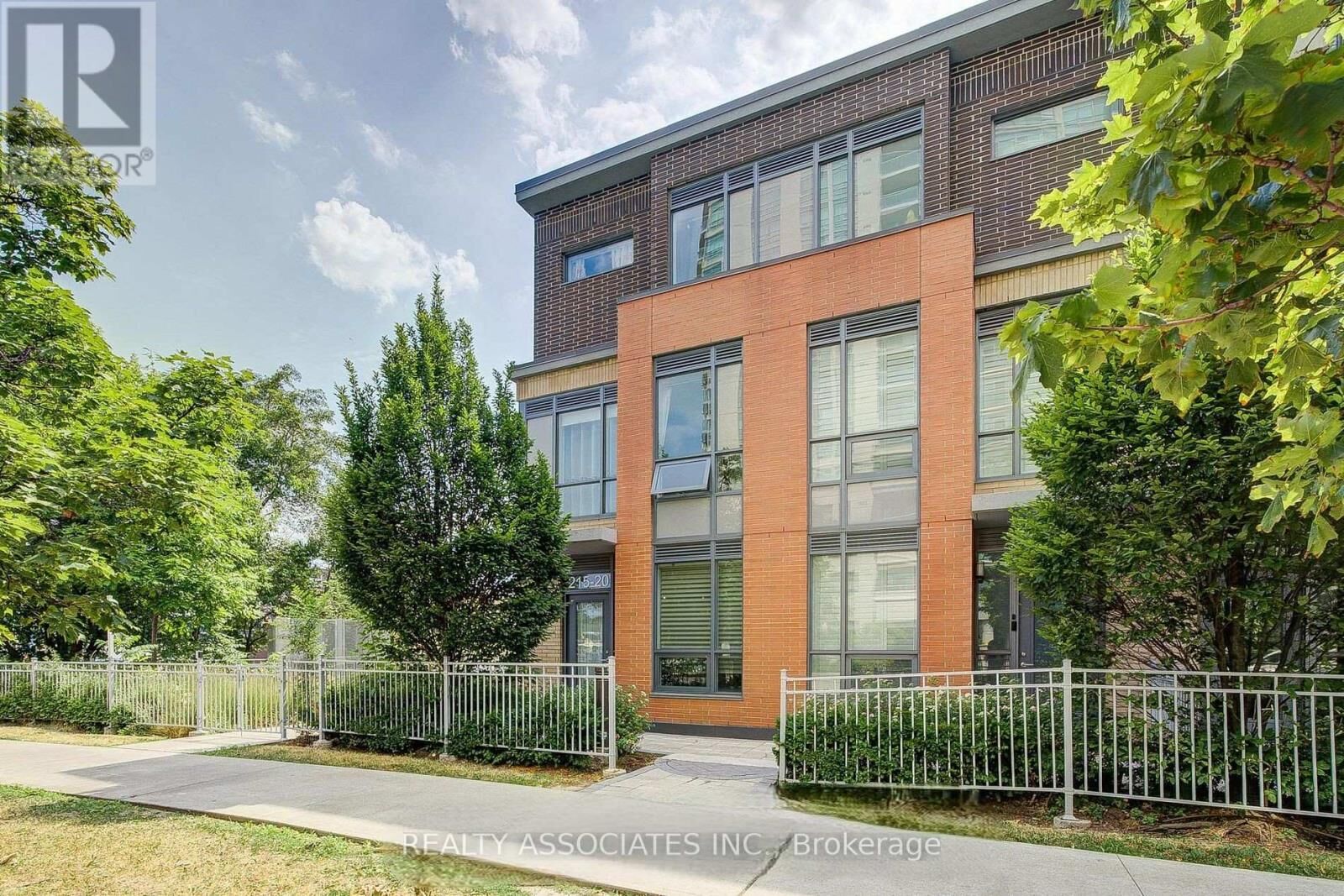 Property Photo: 215 Bonis Avenue Th19 ON M1T 3W6