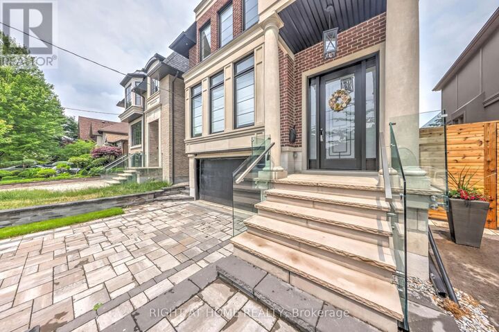 Property Photo:  102 Parklea Drive  ON M4G 2J8 