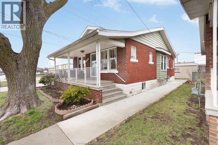 Property Photo:  1588 Marentette Avenue  ON N8X 4E3 