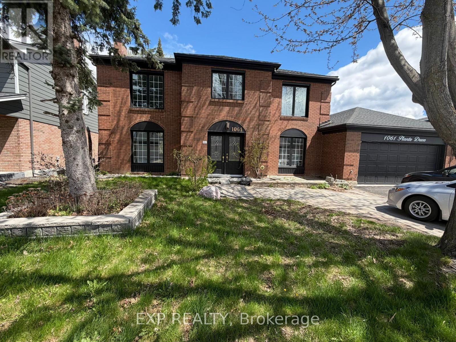 Property Photo:  1061 Plante Drive  ON K1V 9E5 