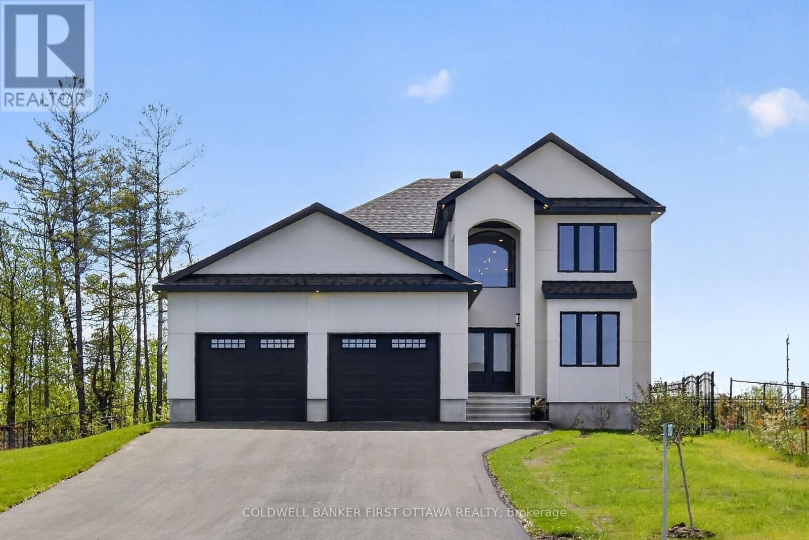 Property Photo:  207 Owen Lucas Street  ON K7S 3G8 