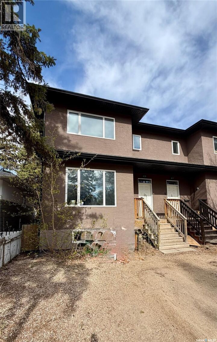 Property Photo:  419 S Avenue S  SK S7M 3A3 