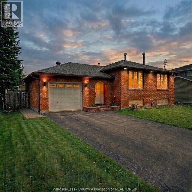 Property Photo:  3295 Romeo Street  ON P3N 1G5 