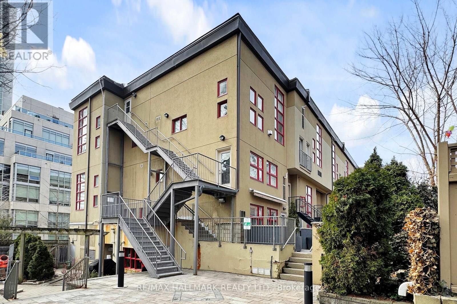 Property Photo: 21 Earl Street 314 ON M4Y 3C8