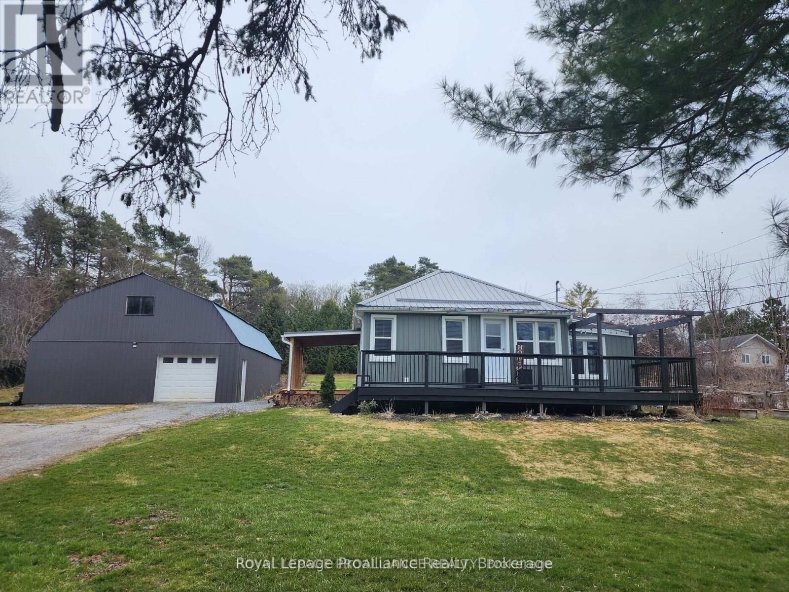 Property Photo:  2307 County Rd 3  ON K0K 1L0 