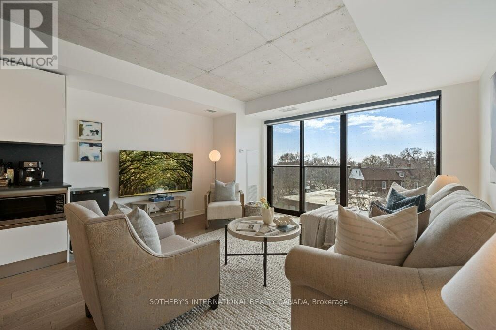 Property Photo:  2720 Dundas Street West 323  ON M6P 1Y2 