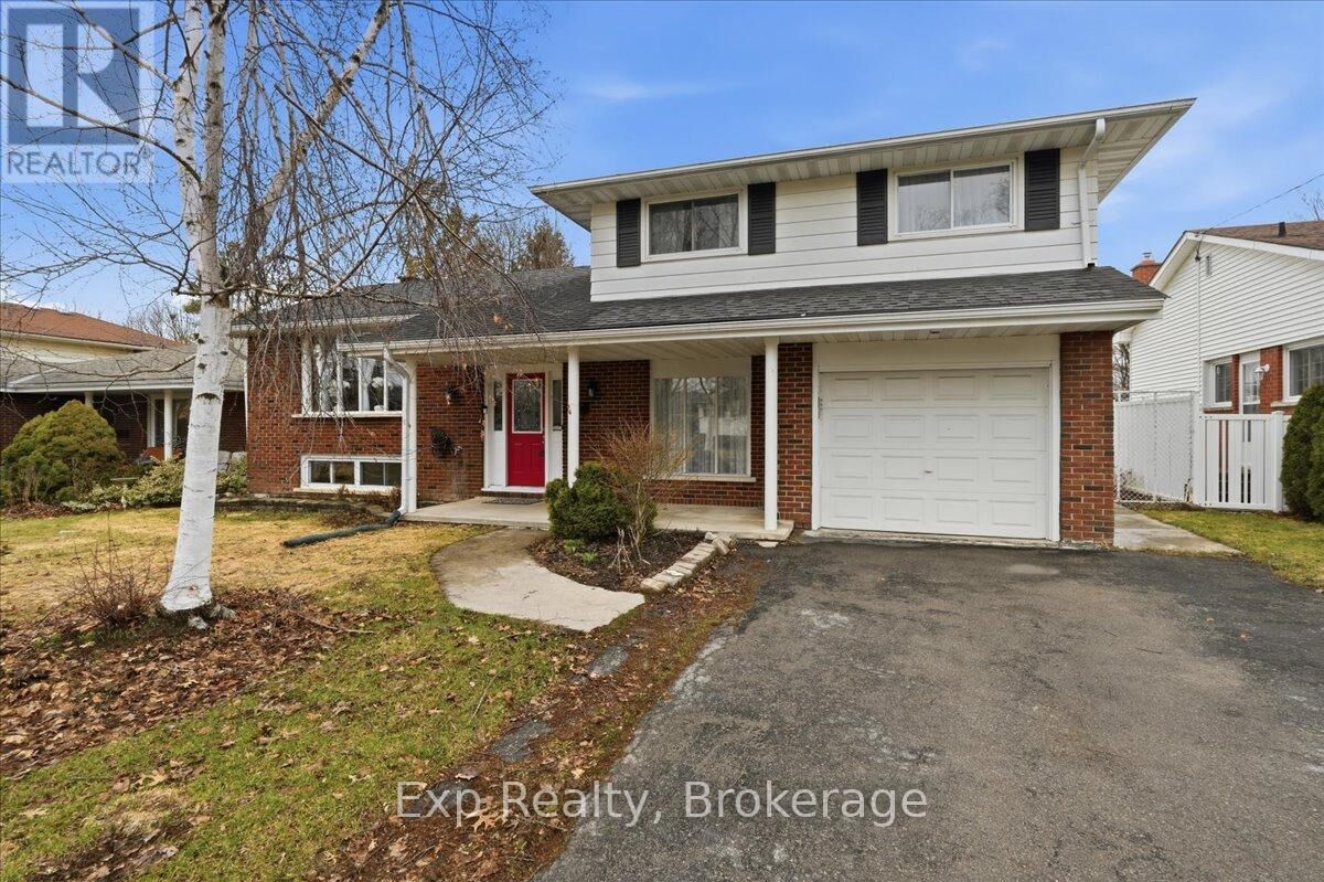 Property Photo:  15 Thorncliffe Drive  ON K8P 4L3 