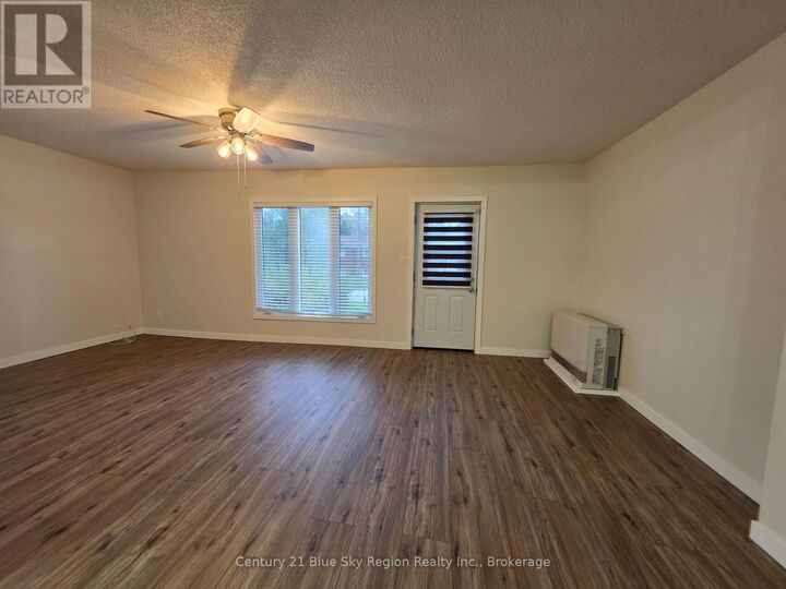 Property Photo:  392 Holditch Street  ON P2B 3C7 
