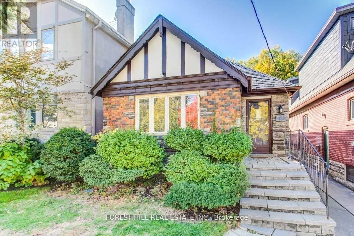 Property Photo:  138 Castlewood Road  ON M5N 2L6 