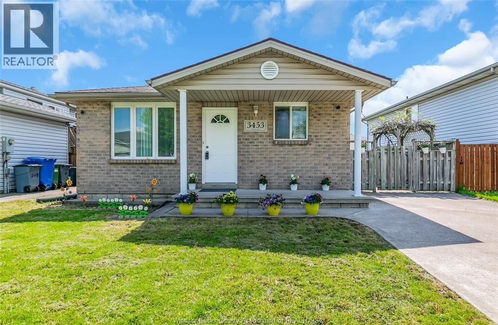 Property Photo: 3453 Caribou Crescent ON N8W 5V4